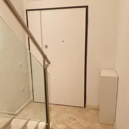 Con Terrazza Apartment *
